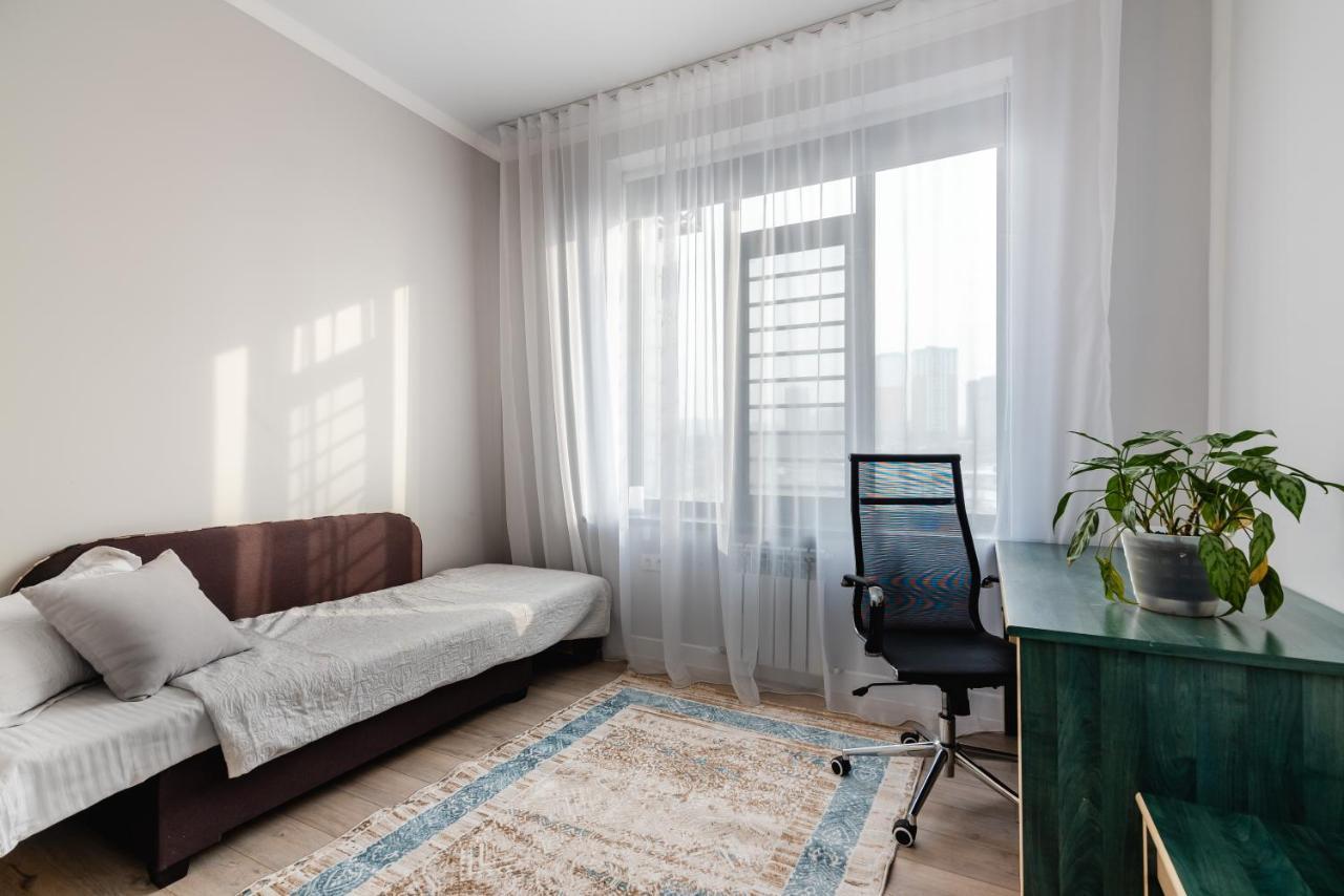 уютные на варламова, 4 этаж Apartment Almaty